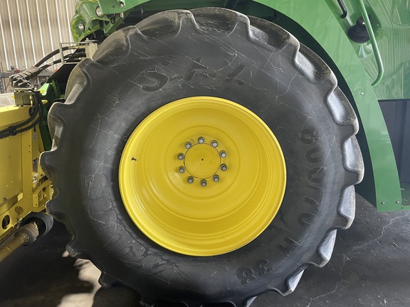Photo of 2016 John Deere 8600