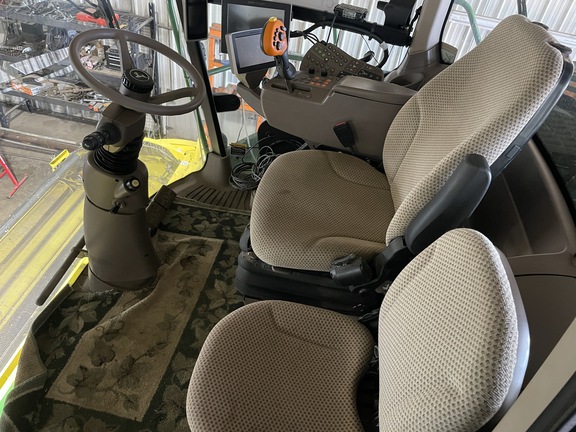 Photo of 2016 John Deere 8600