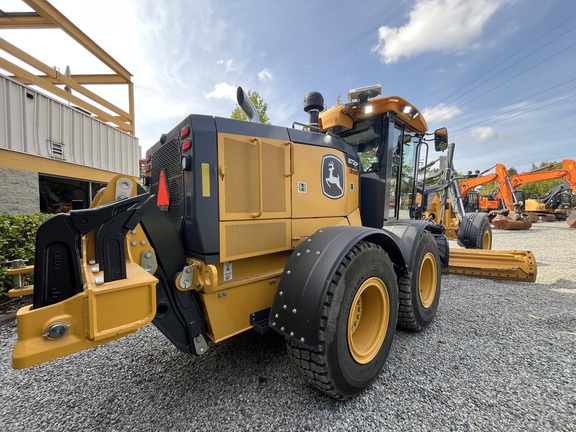 2025 John Deere 872G