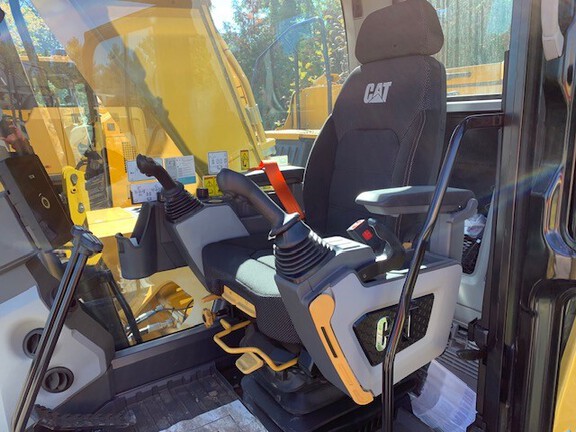 2024 Caterpillar 330 SLR
