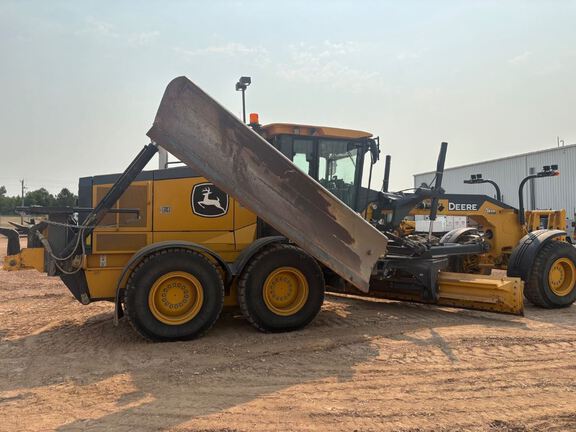 2021 John Deere 872G