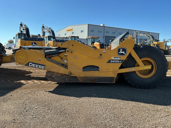 2023 John Deere 2412D E