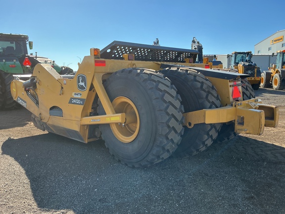 2023 John Deere 2412D E