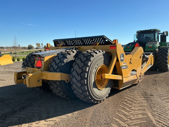 2023 John Deere 2412D E