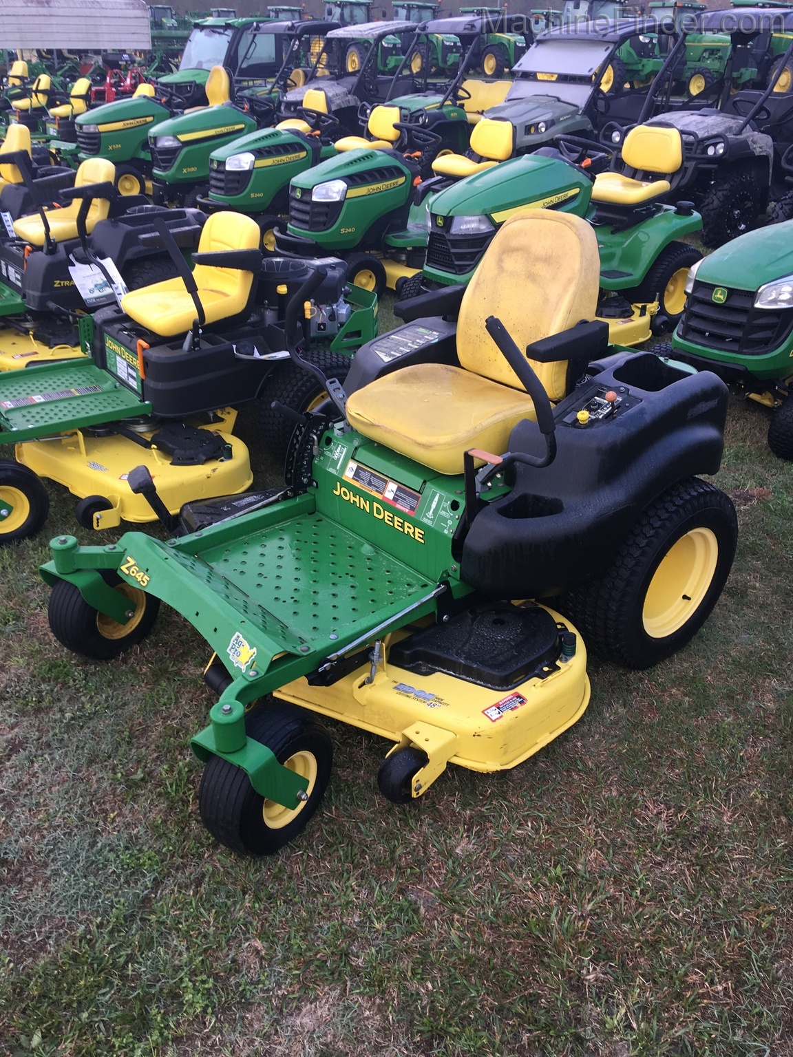 2011 John Deere Z645 Image 2