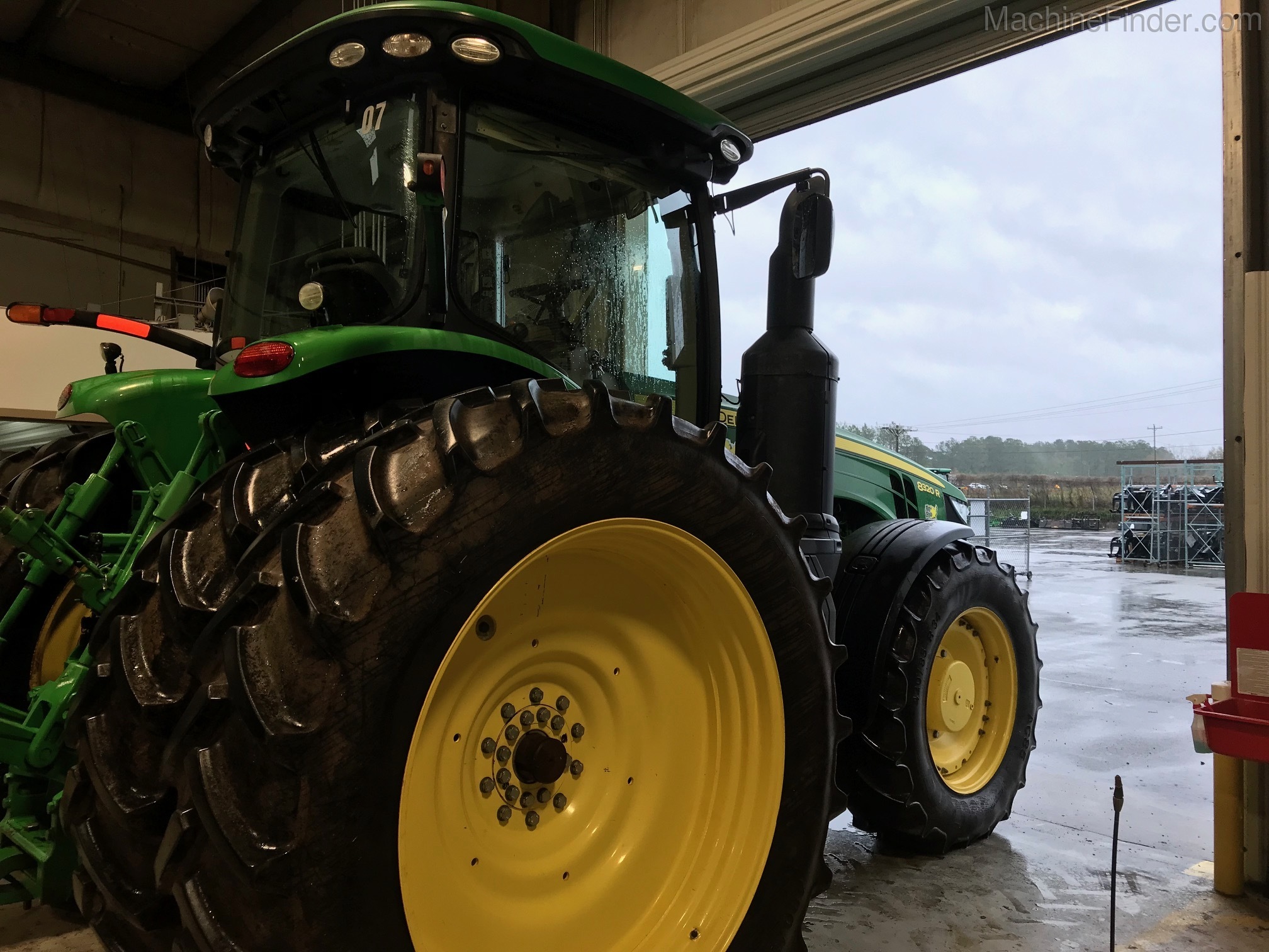 2014 John Deere 8320R Image 4