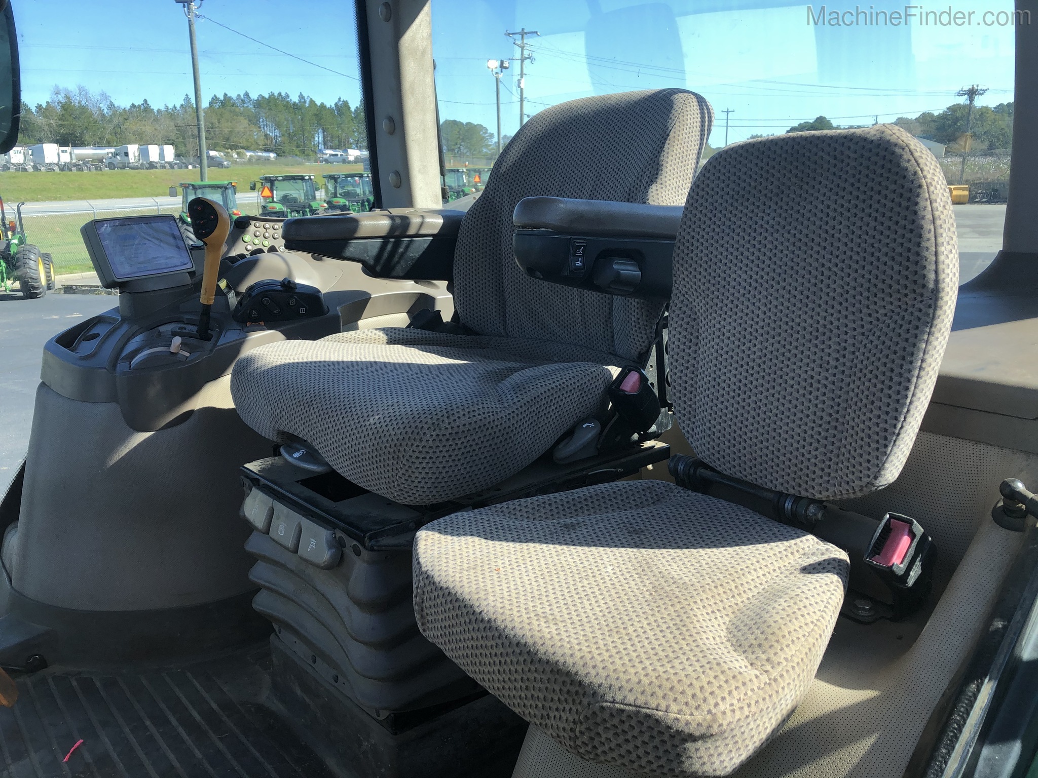 2011 John Deere 7200R Image 8