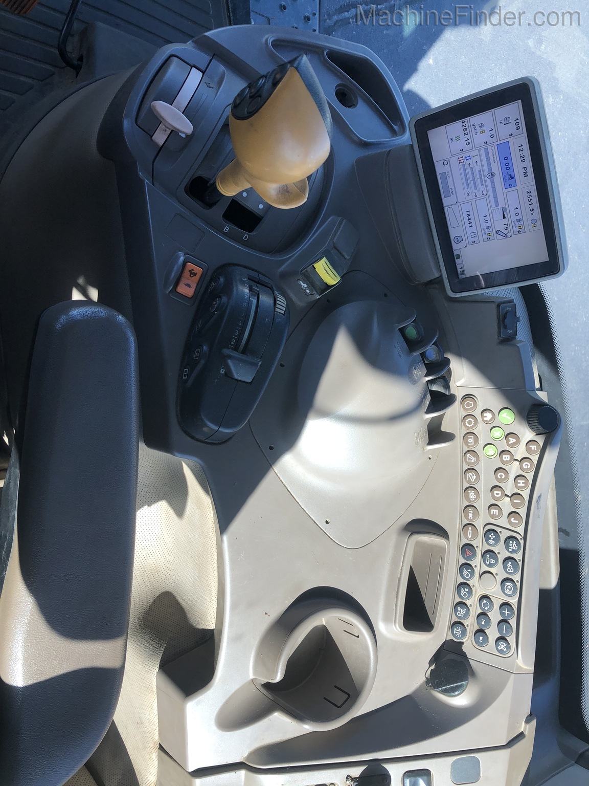 2011 John Deere 7200R Image 9