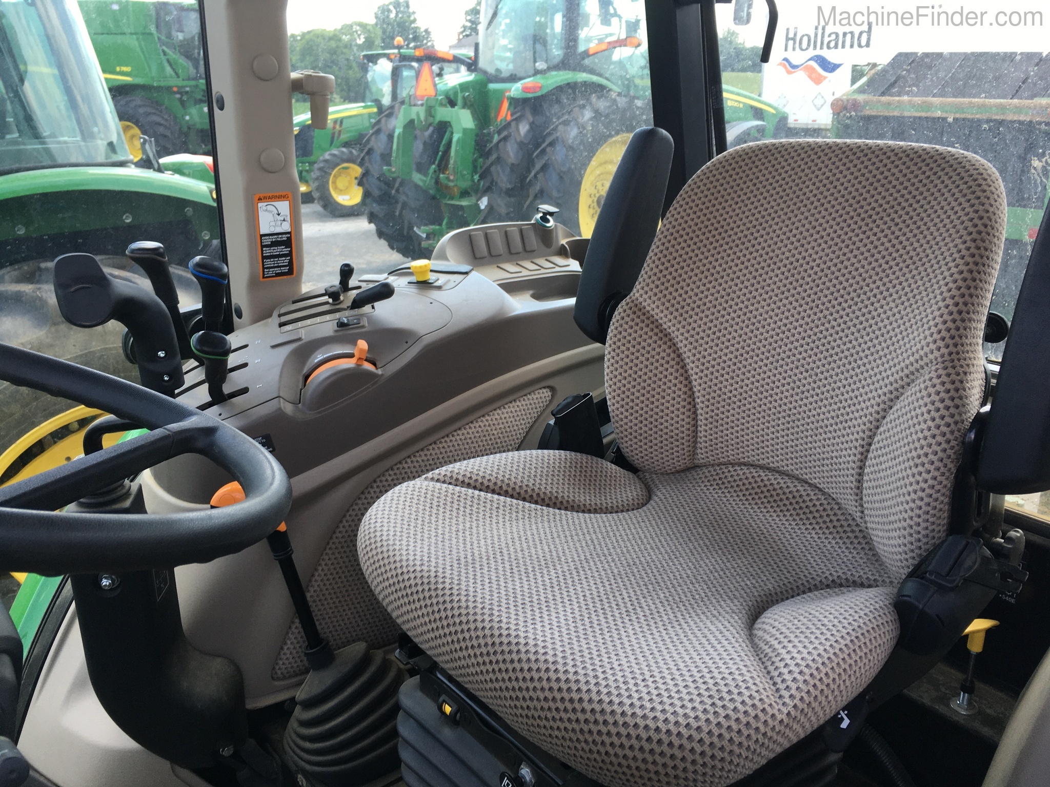 2019 John Deere 5100E Image 8