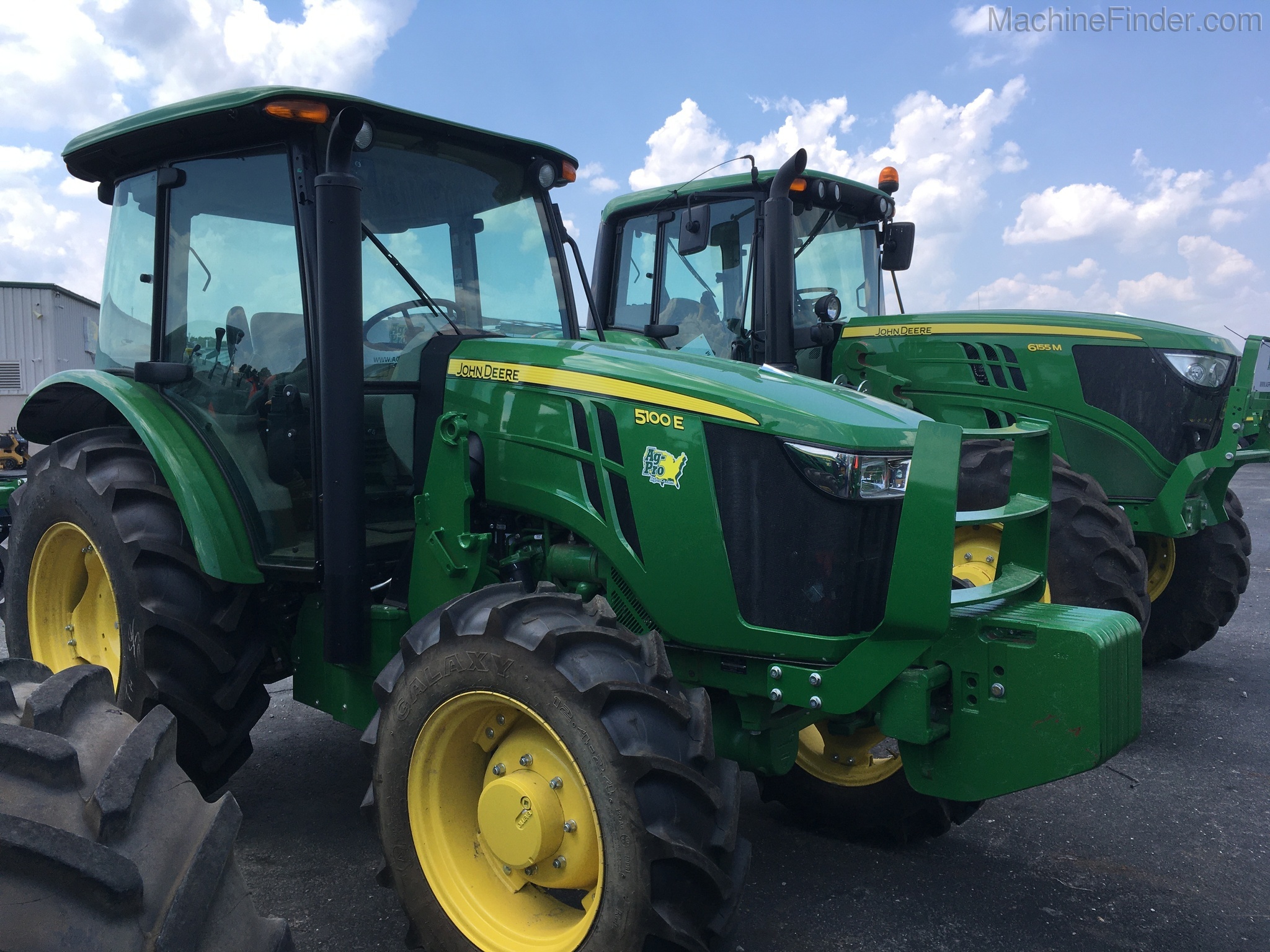 2019 John Deere 5100E Image 2