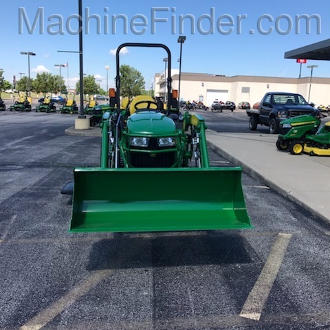 2020 John Deere 2038R Image 5