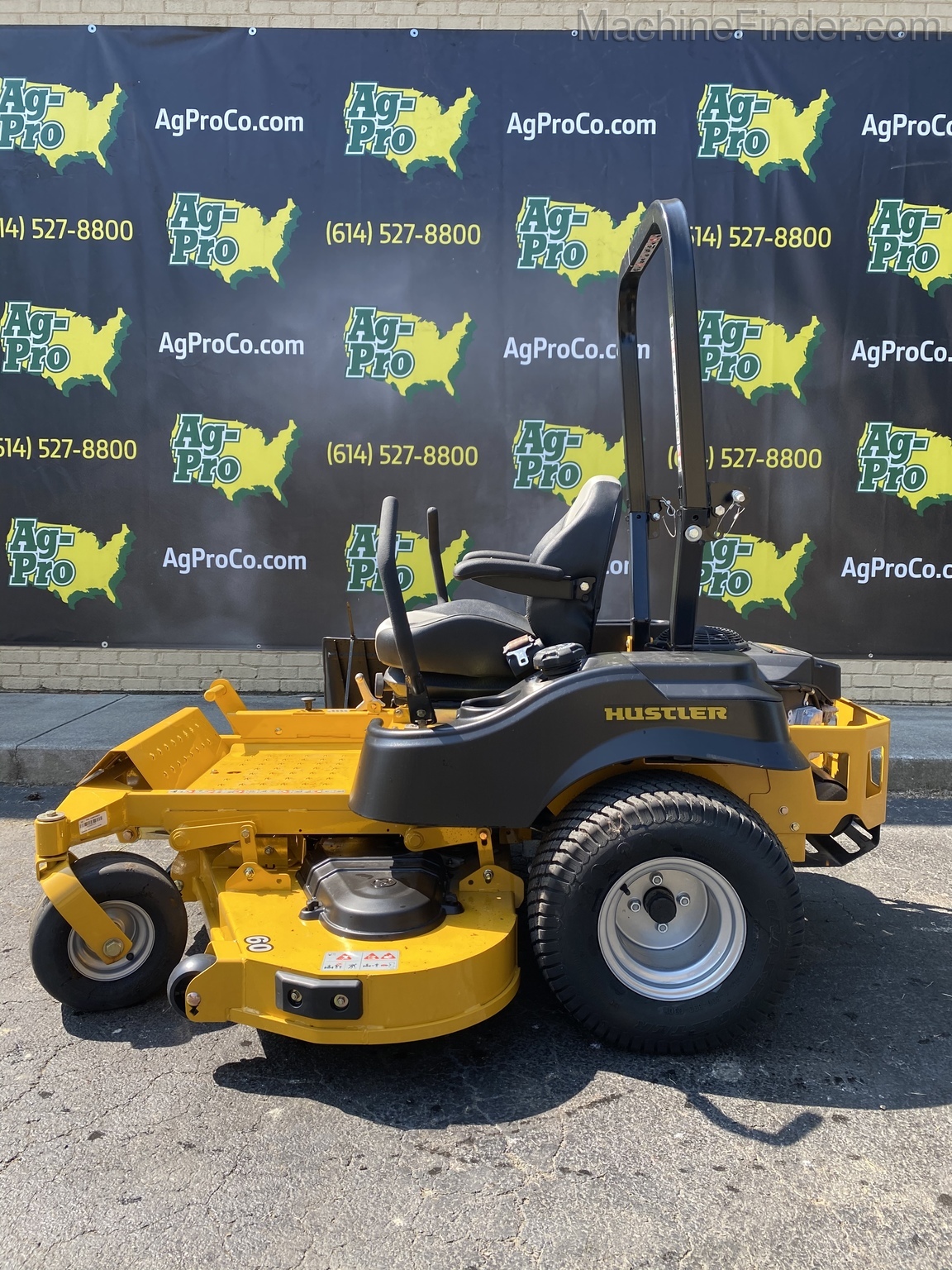 2019 Hustler 938720 fastrak Image 1