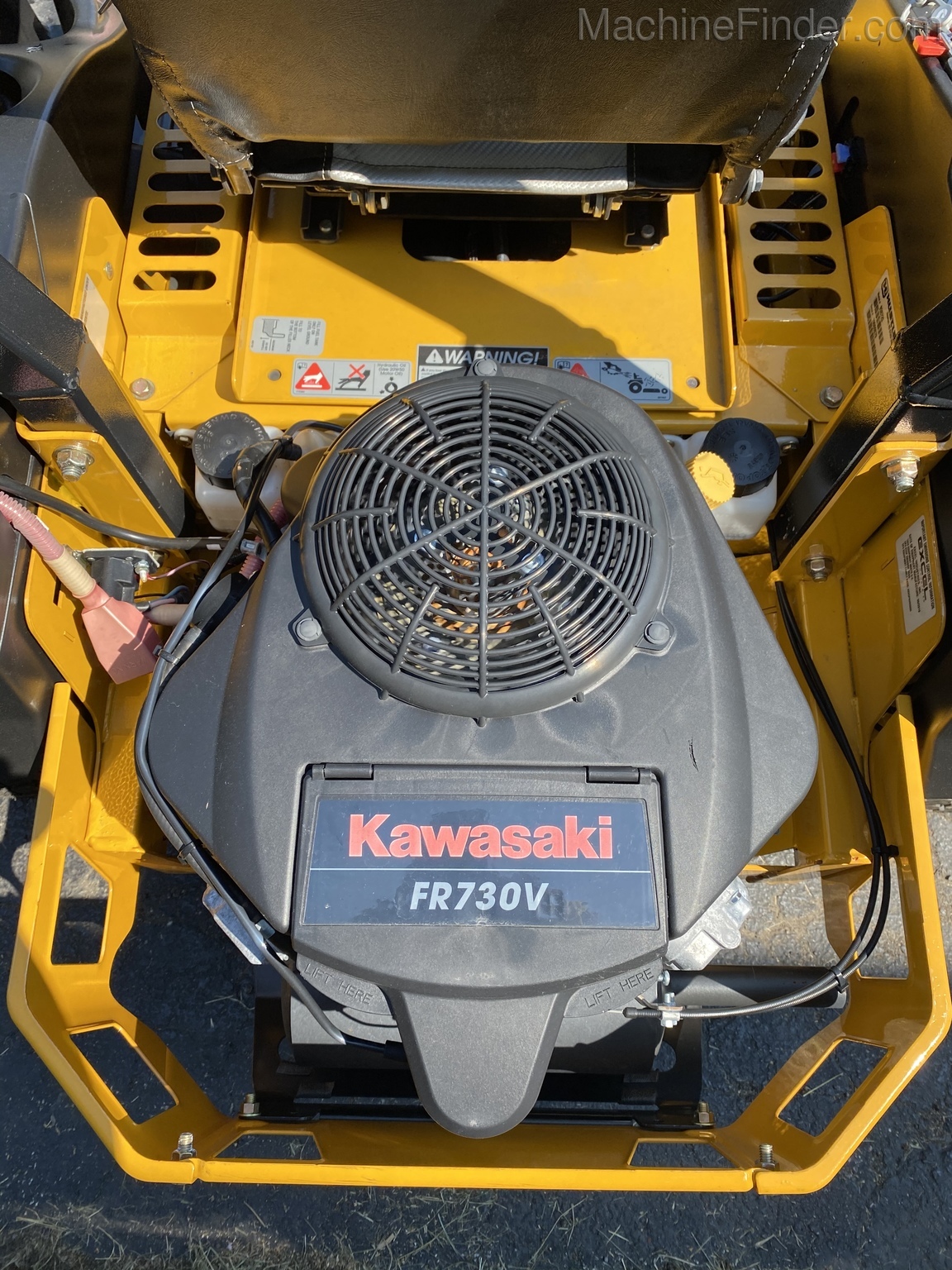 2019 Hustler 938720 fastrak Image 2