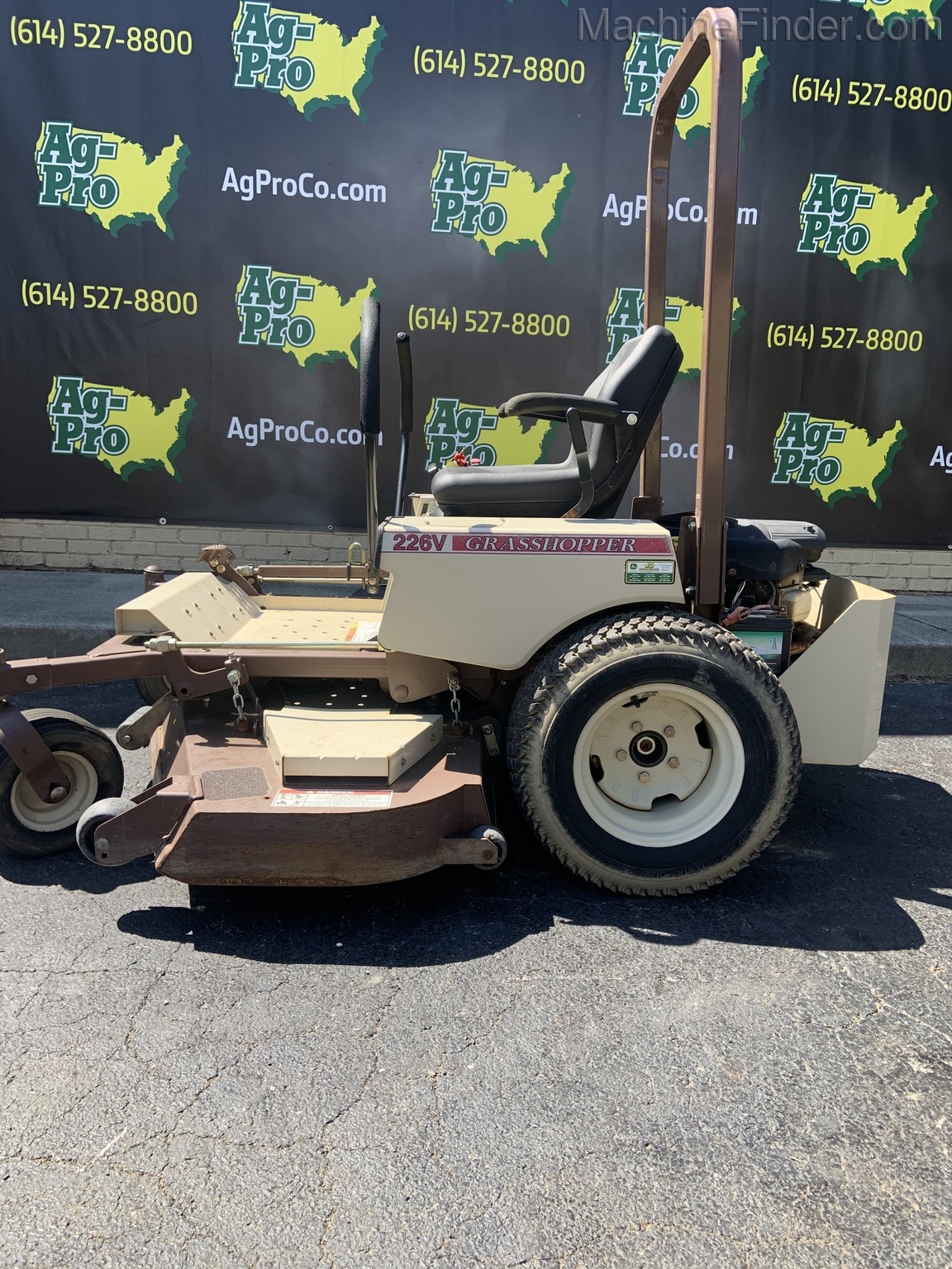 2004 Grasshopper 226v Image 1