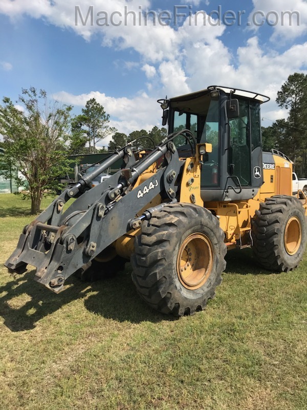 2004 John Deere 444J Image 1