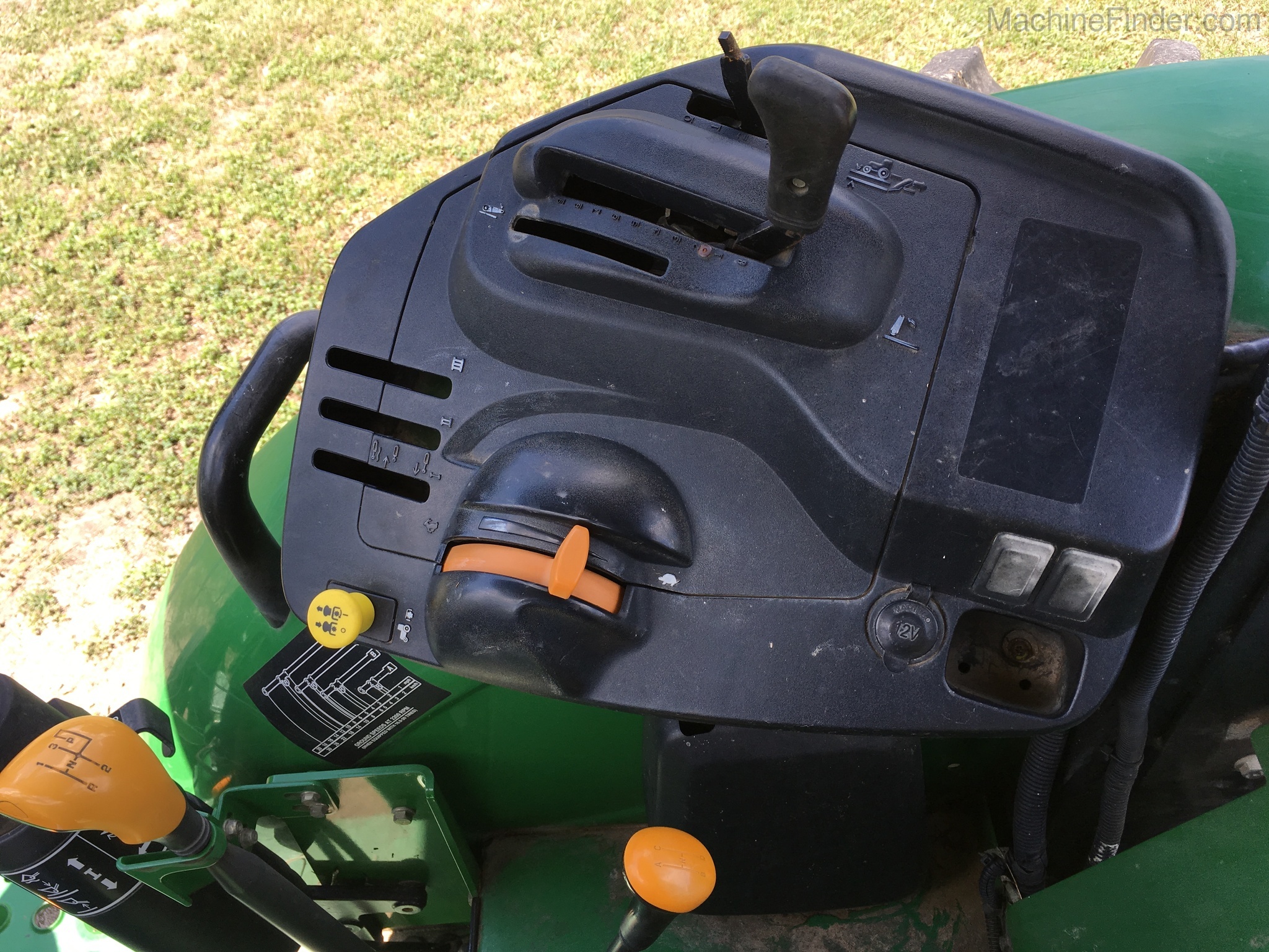 2009 John Deere 5085M Image 10