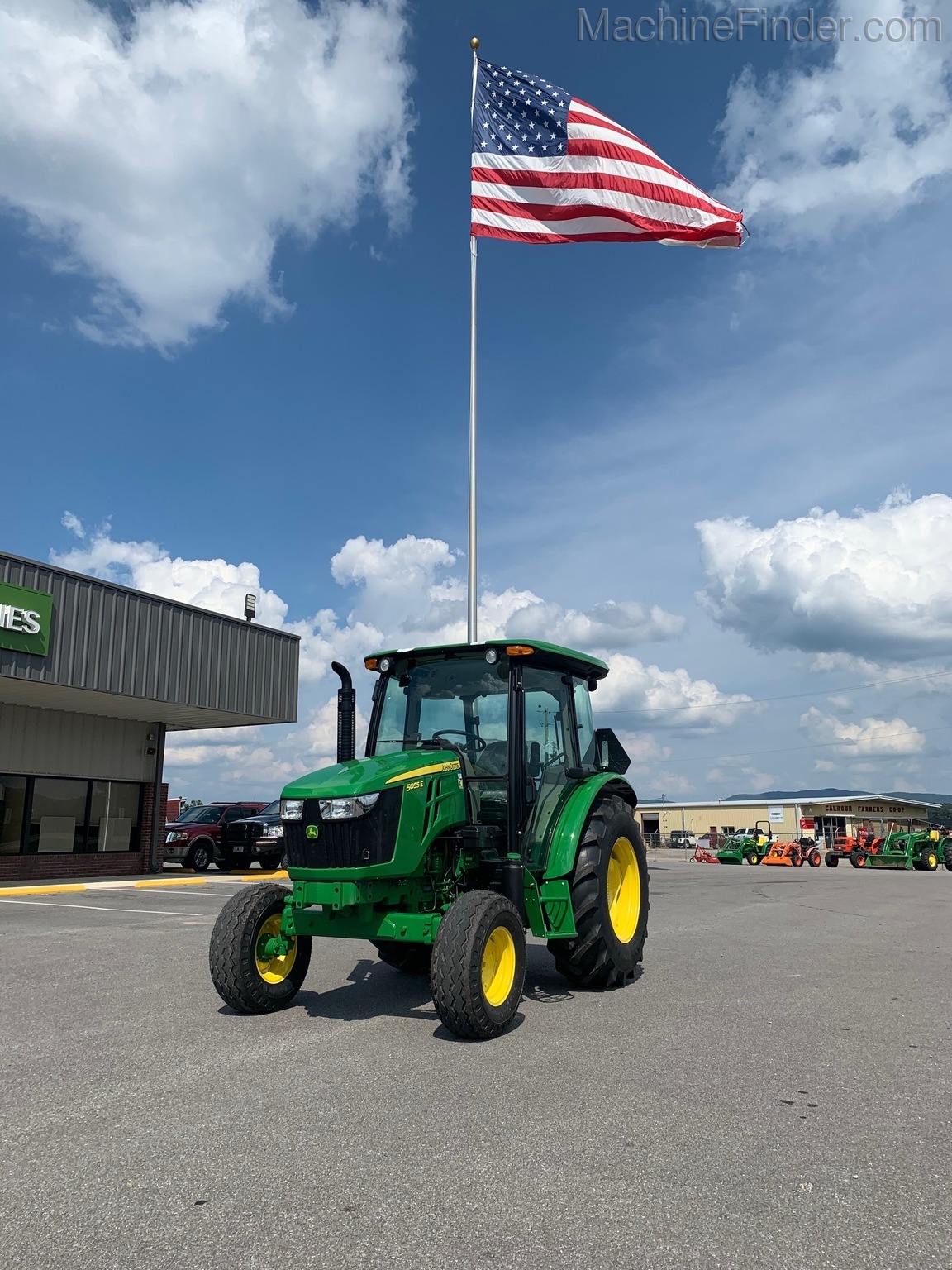 2020 John Deere 5055E Image 5