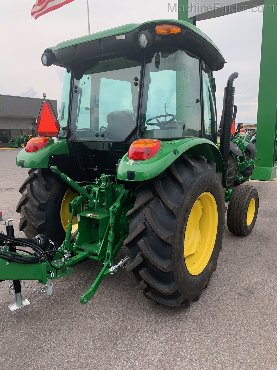 2020 John Deere 5055E Image 8