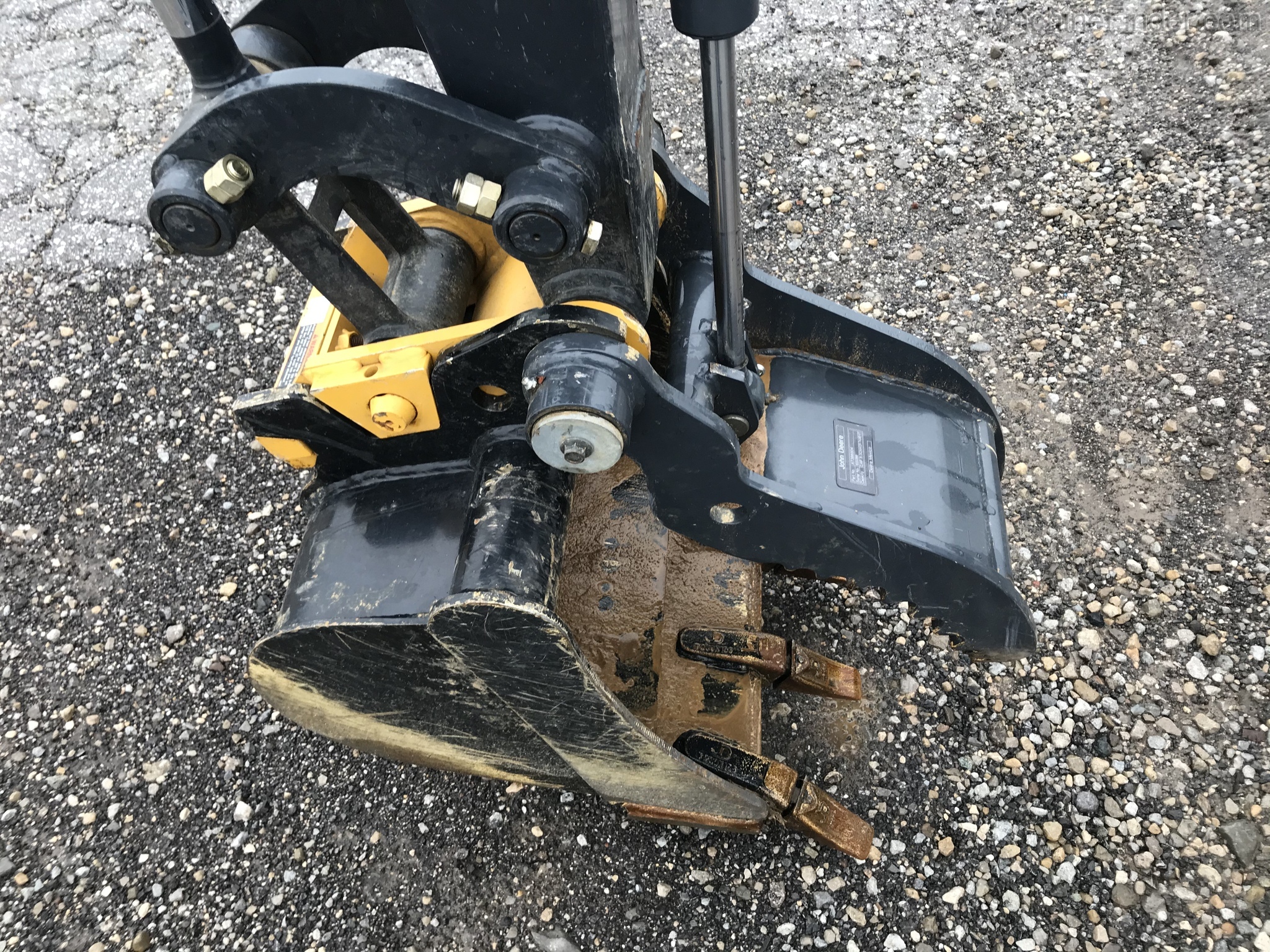 2020 John Deere 35G Image 8