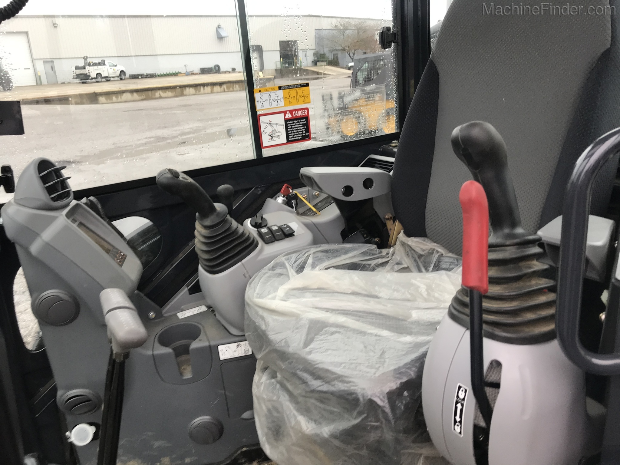 2020 John Deere 35G Image 12