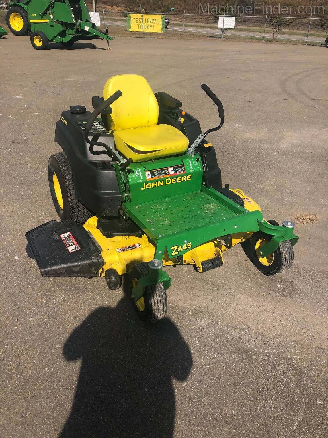 2015 John Deere Z445 Image 5