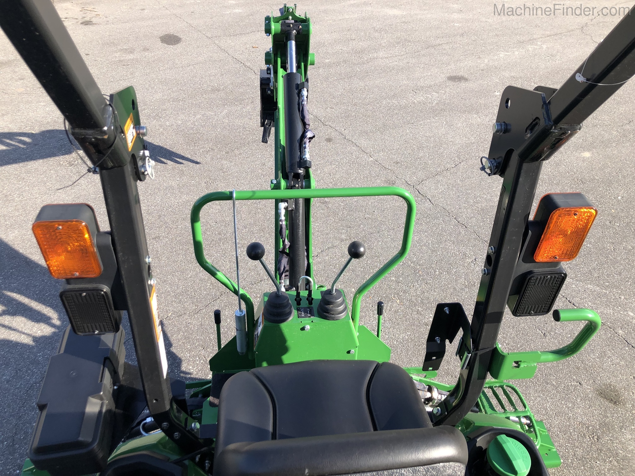 2020 John Deere 1025R Image 7