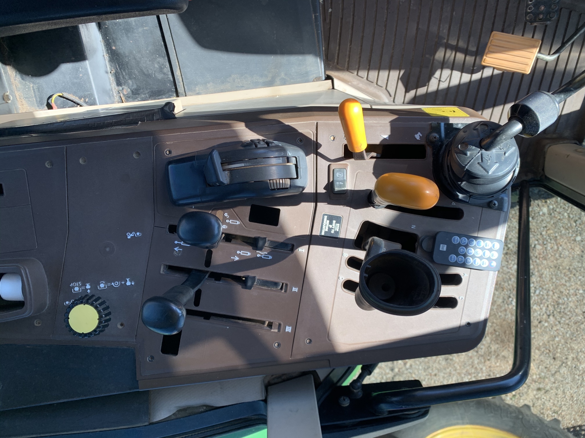 2006 John Deere 6715 Image 8