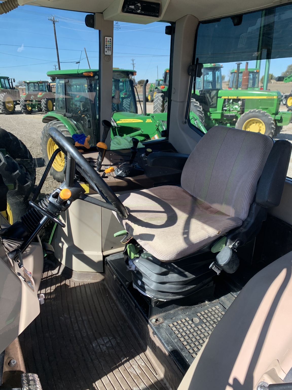 2006 John Deere 6715 Image 4