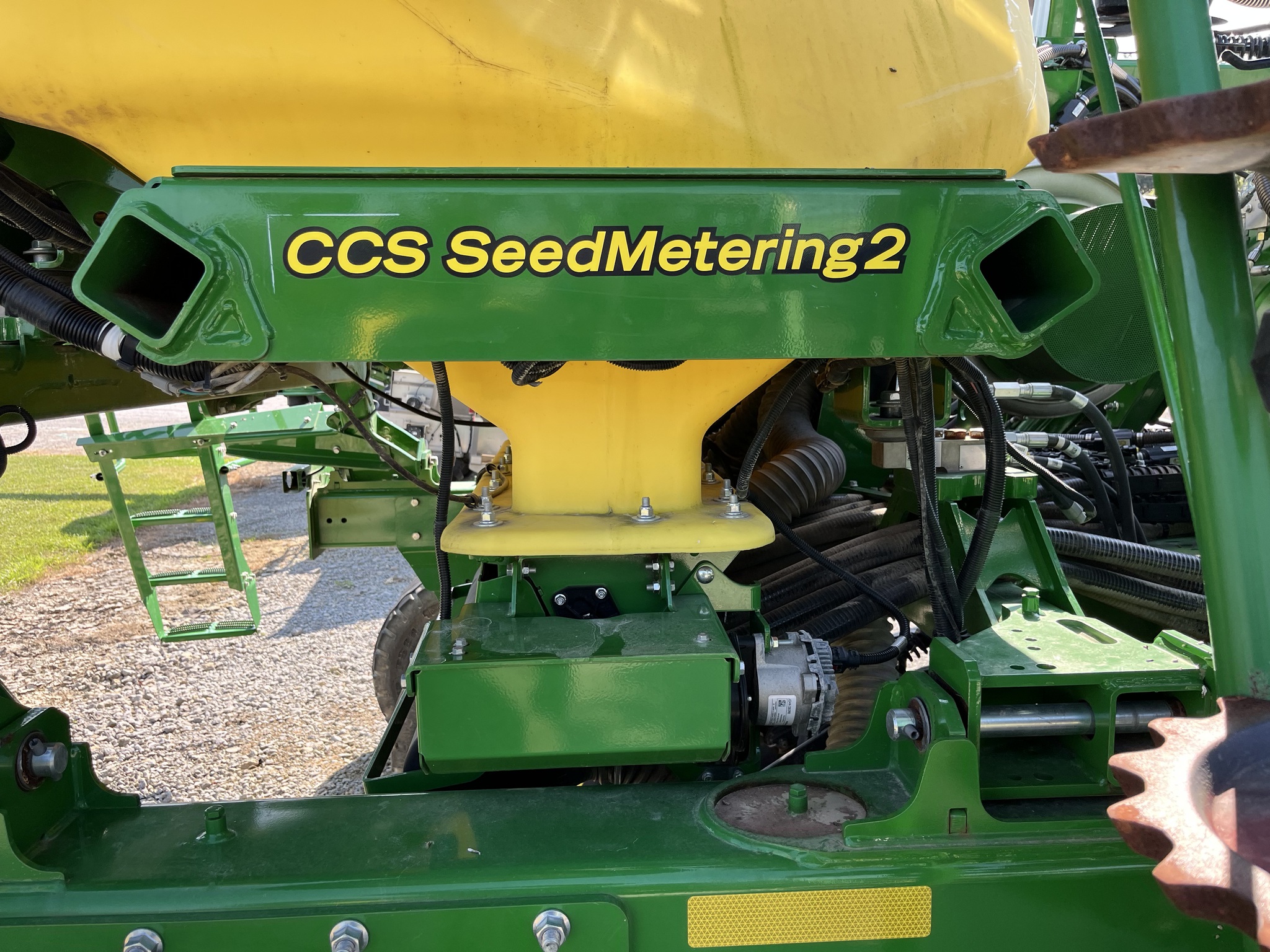 2023 John Deere N530C Image 17