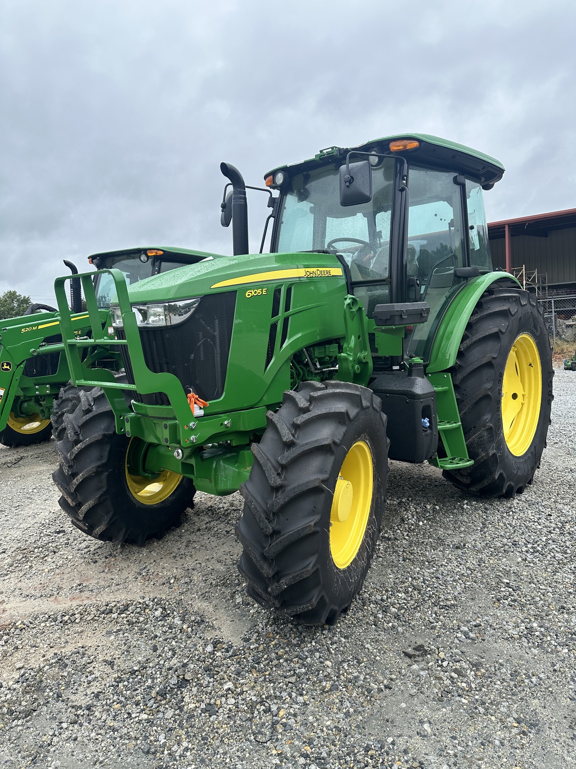 2023 John Deere 6105E Image 3