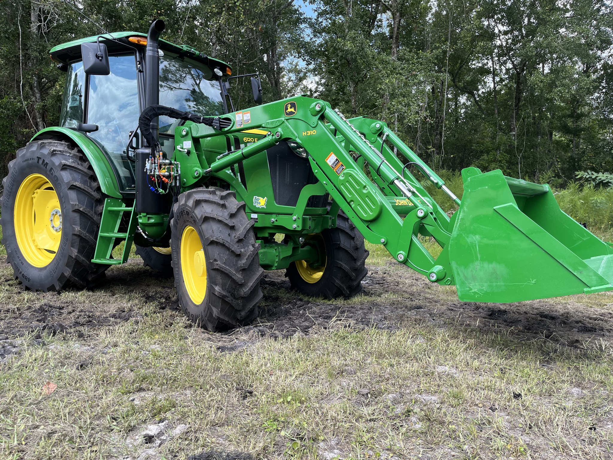 2023 John Deere 6120E Image 9