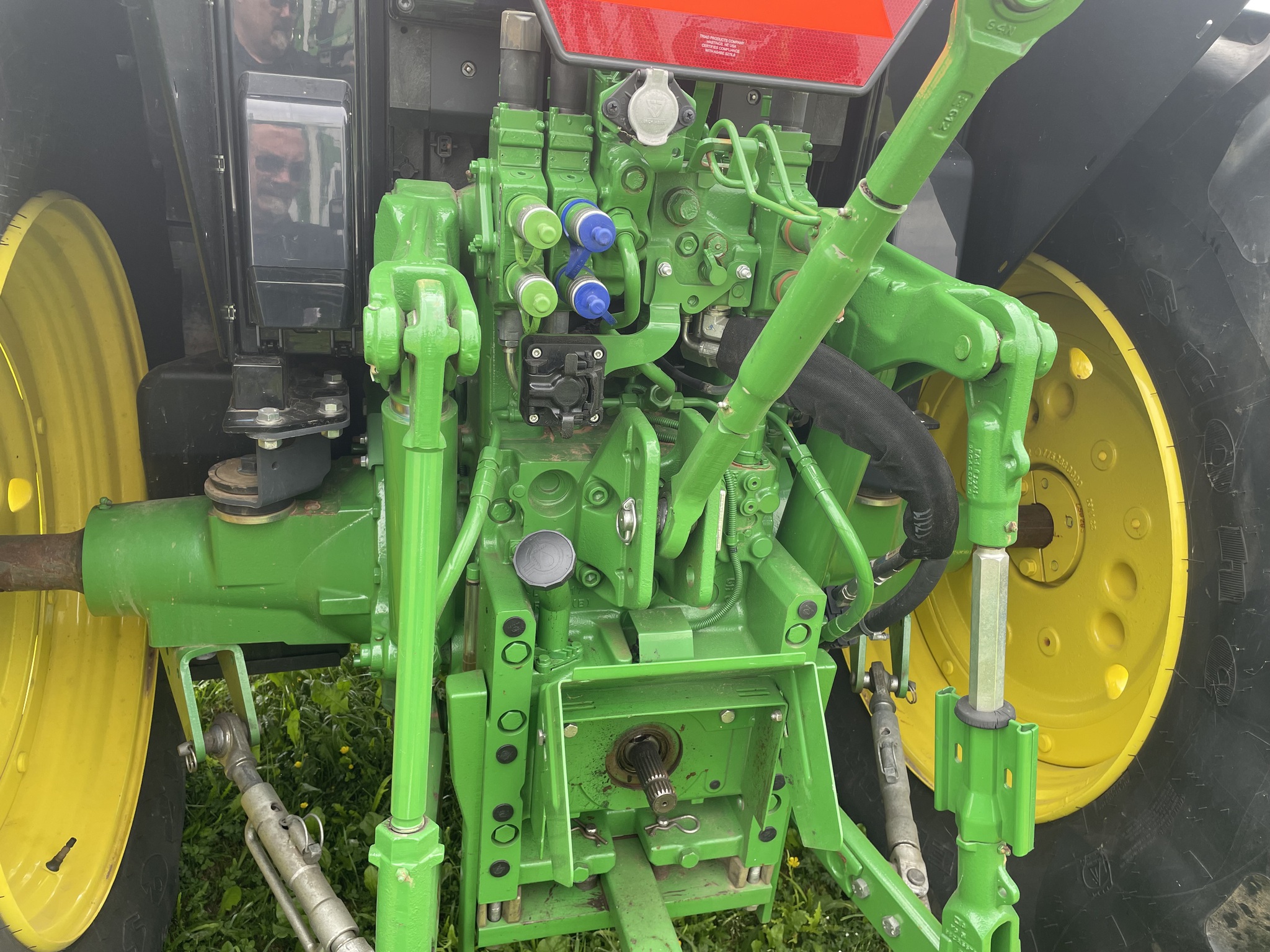 2023 John Deere 6110M Image 5