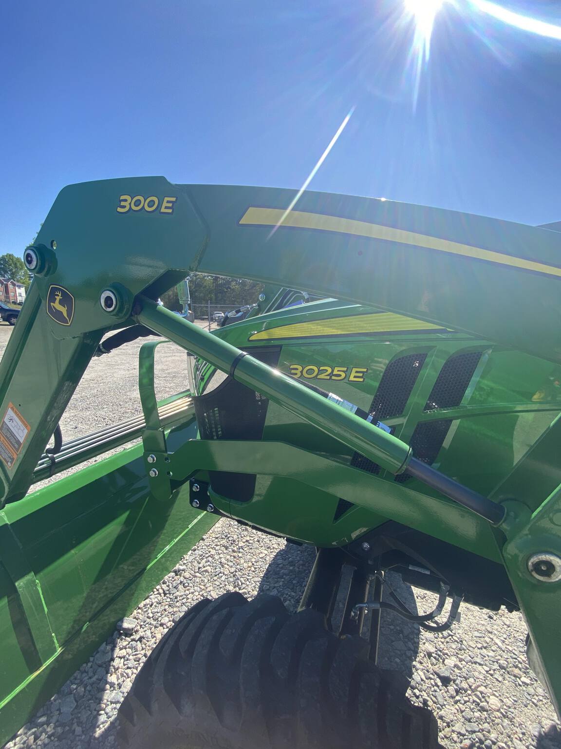 2022 John Deere 3025E Image 3