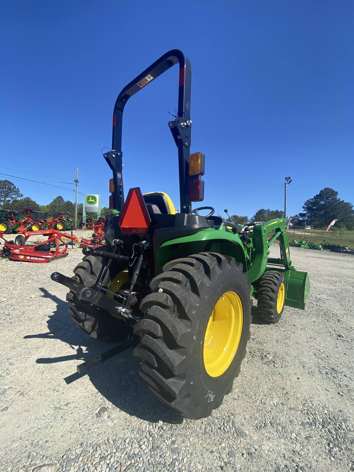 2022 John Deere 3025E Image 5