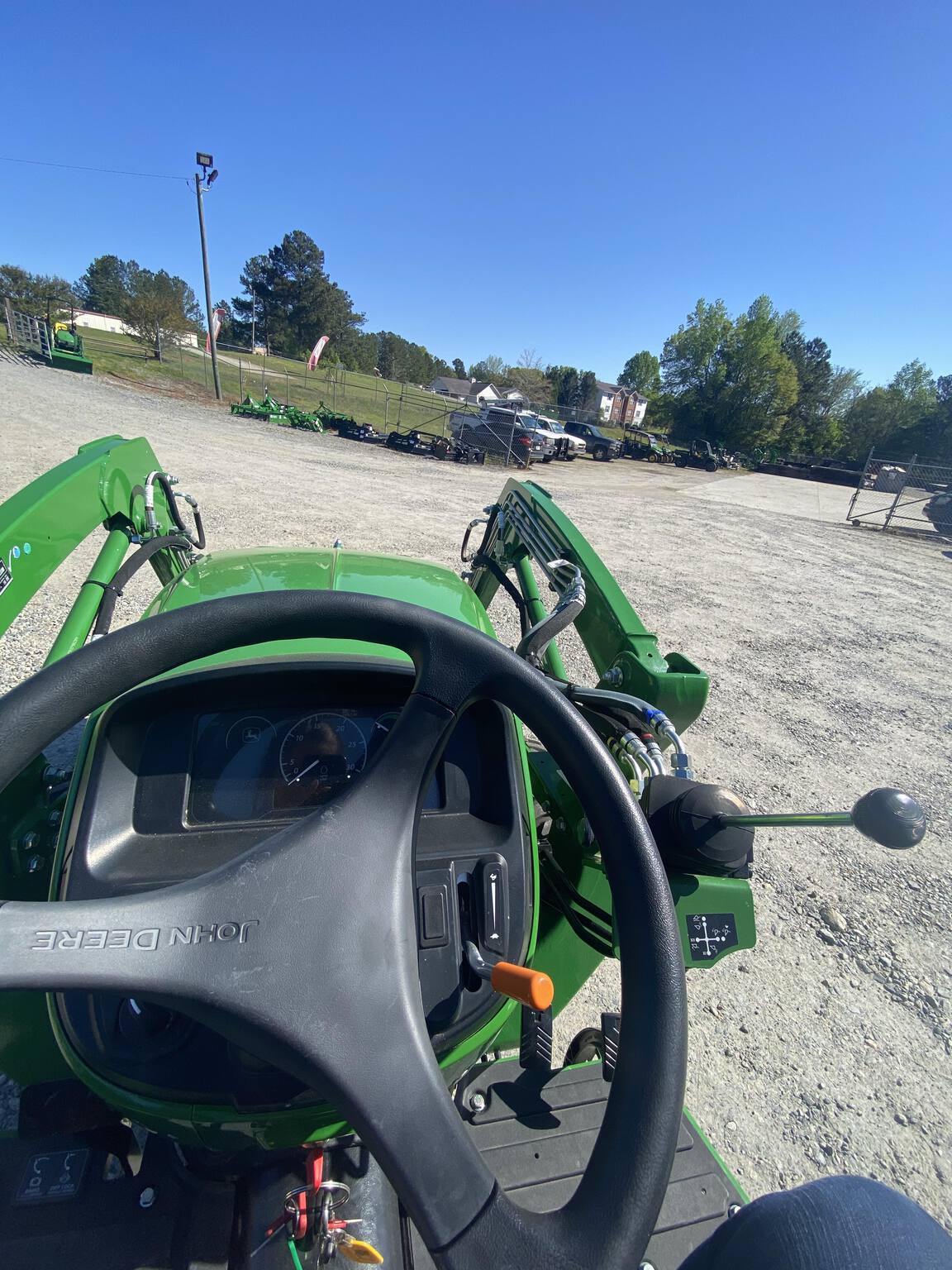 2022 John Deere 3025E Image 7