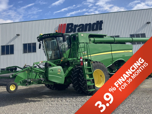 Photo of a 2016 John Deere S690