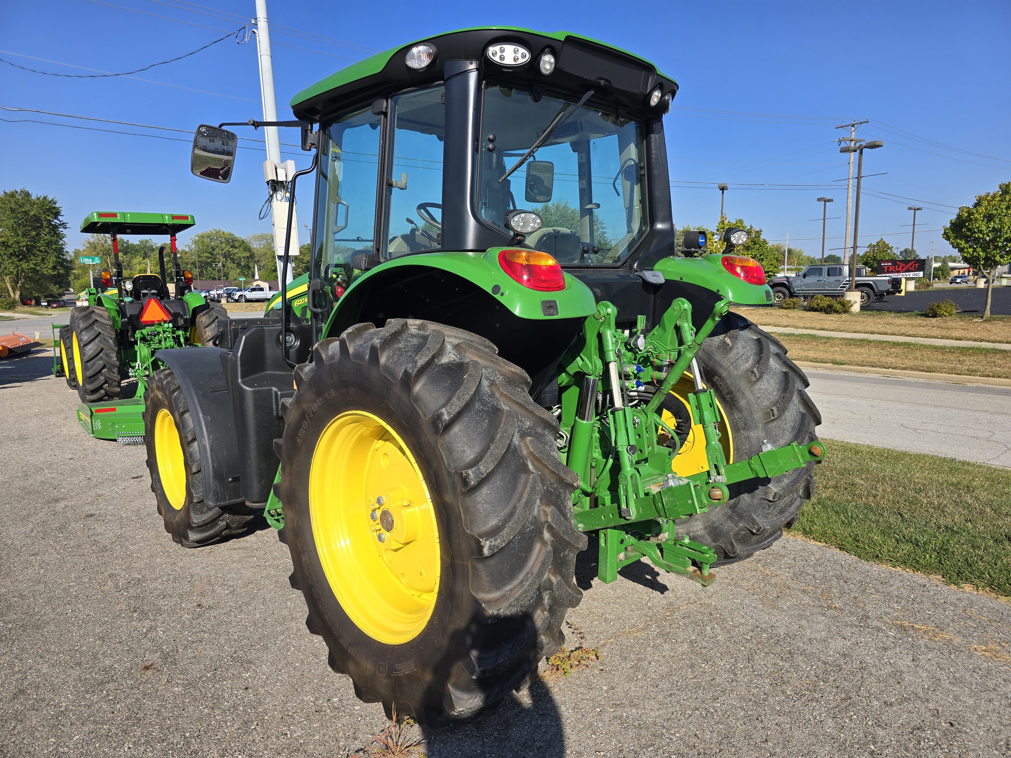 2022 John Deere 6120M Image 6