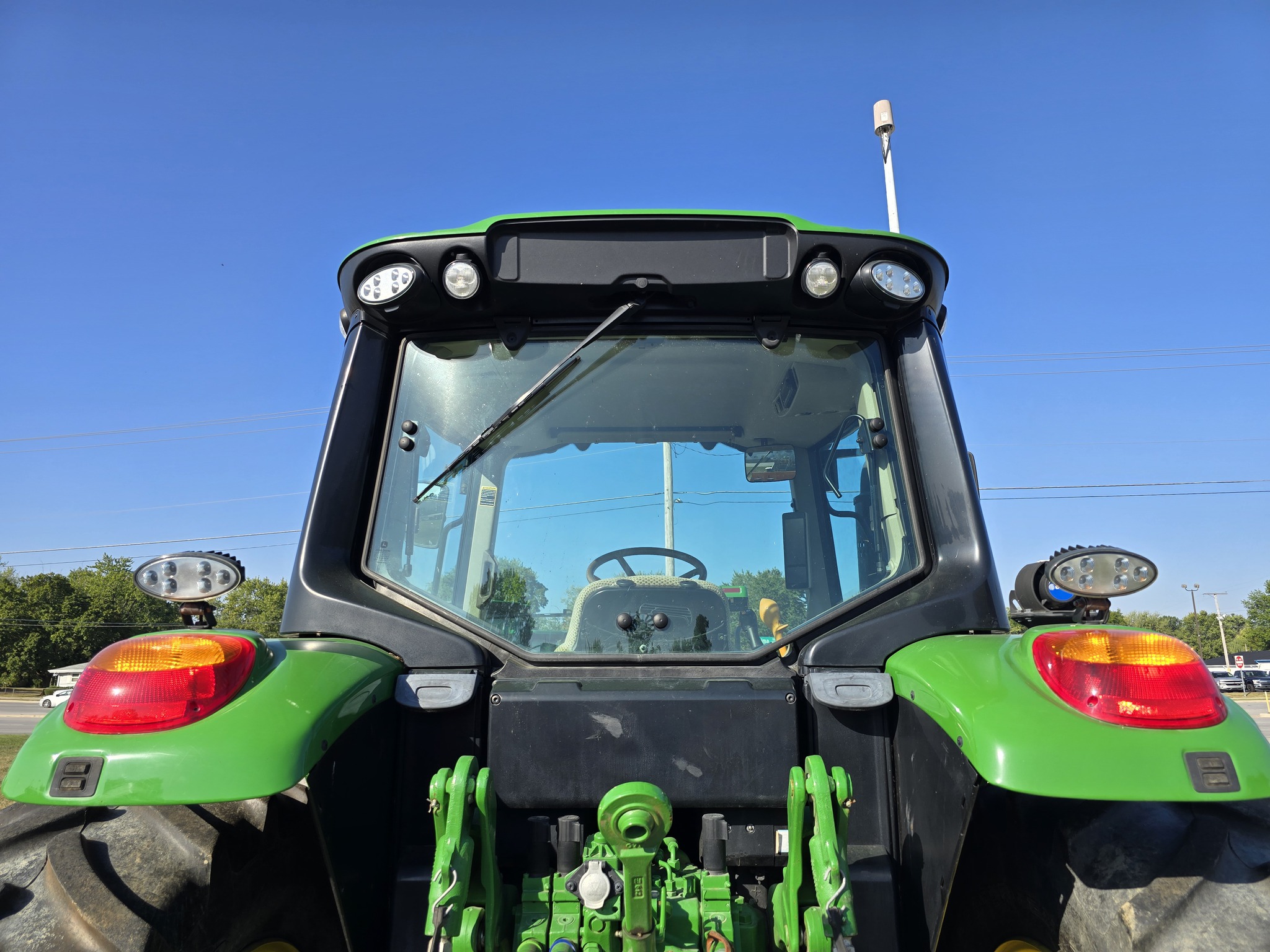 2022 John Deere 6120M Image 10