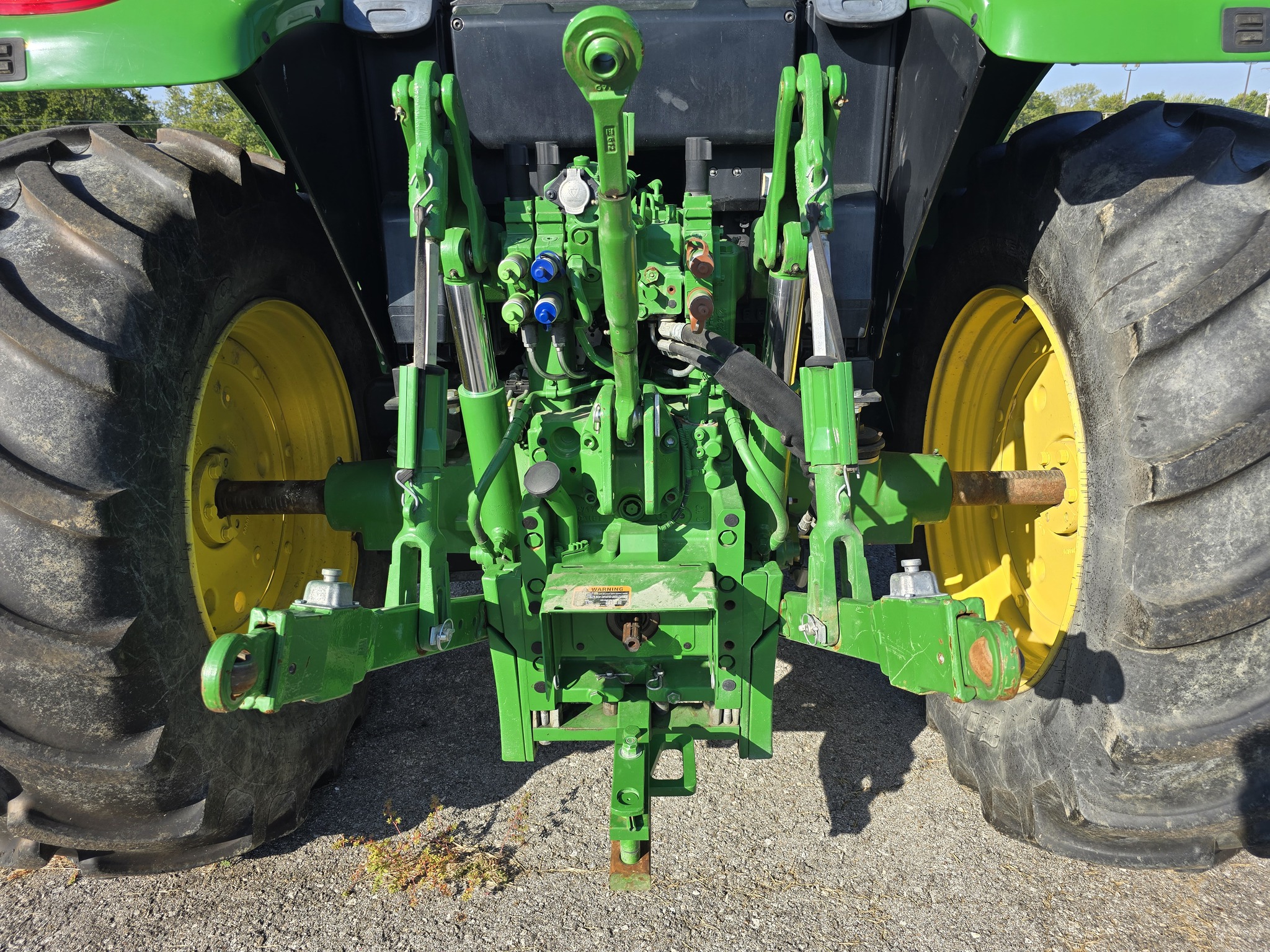 2022 John Deere 6120M Image 9