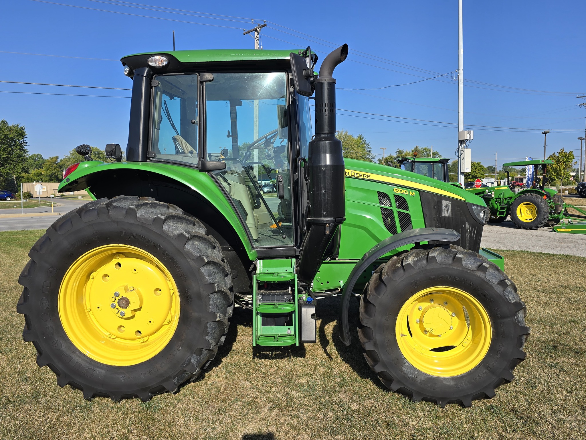 2022 John Deere 6120M Image 5