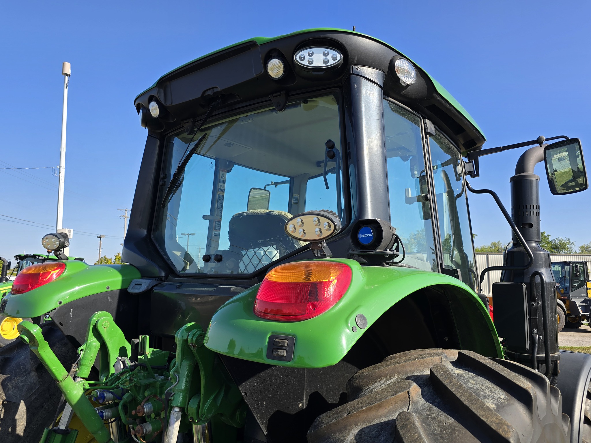 2022 John Deere 6120M Image 11