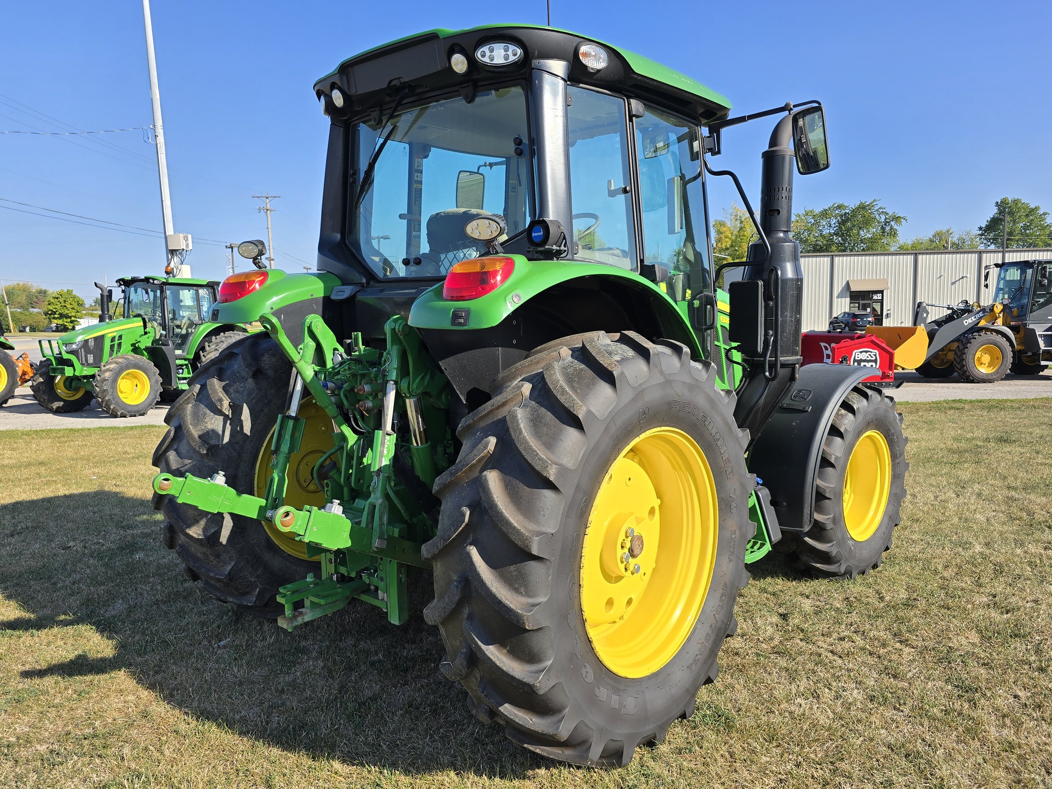 2022 John Deere 6120M Image 8