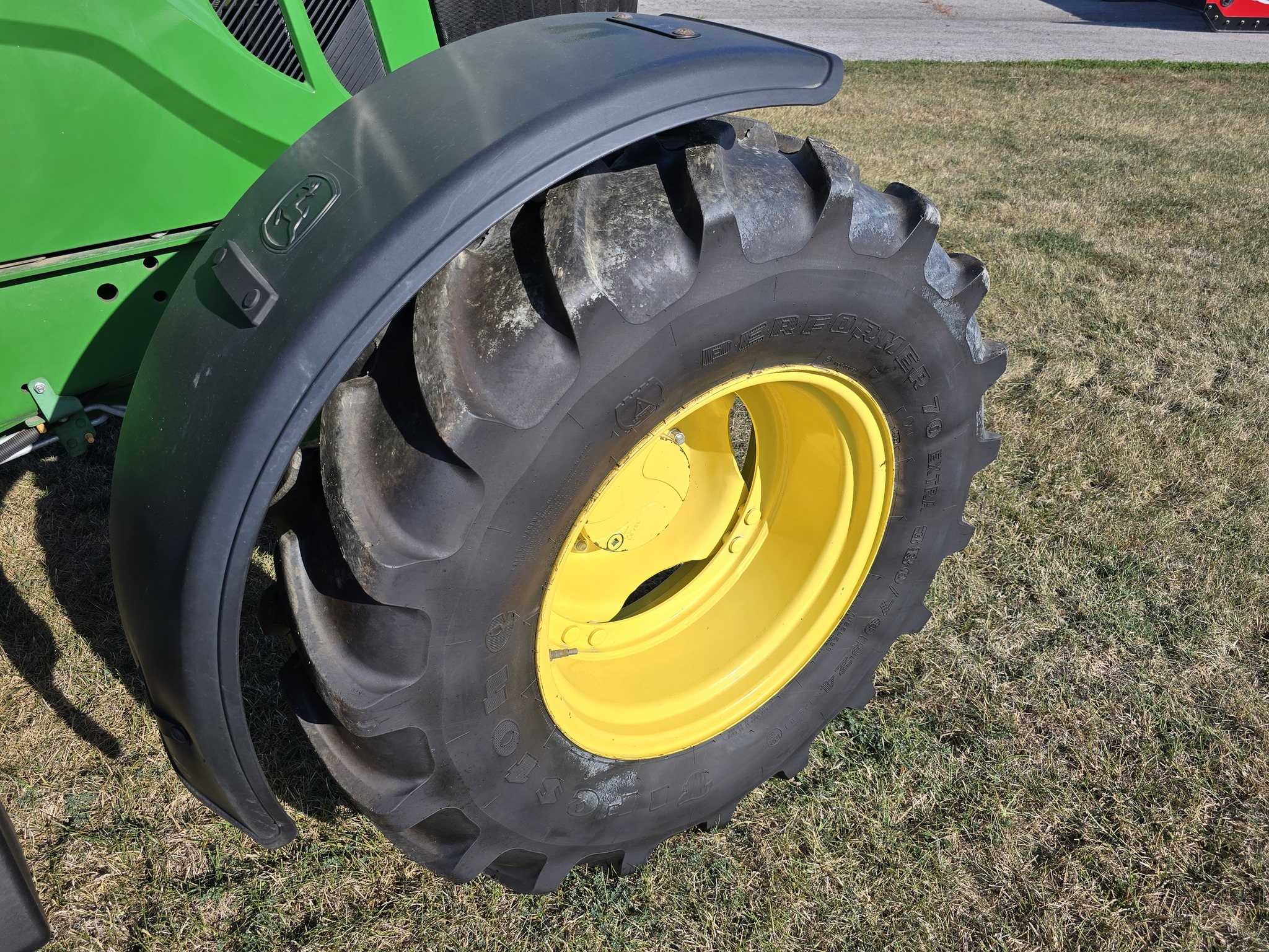 2022 John Deere 6120M Image 12