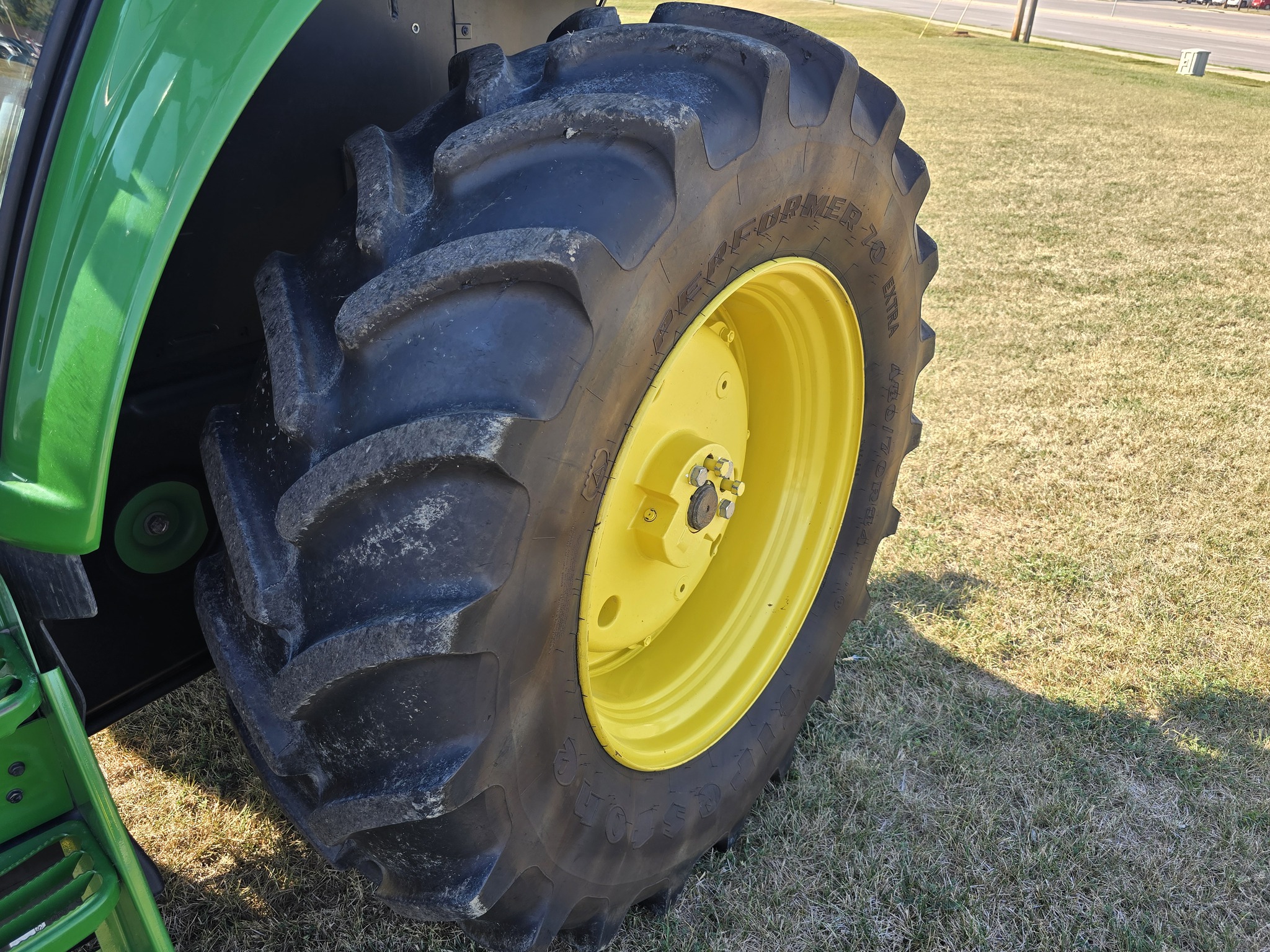 2022 John Deere 6120M Image 15