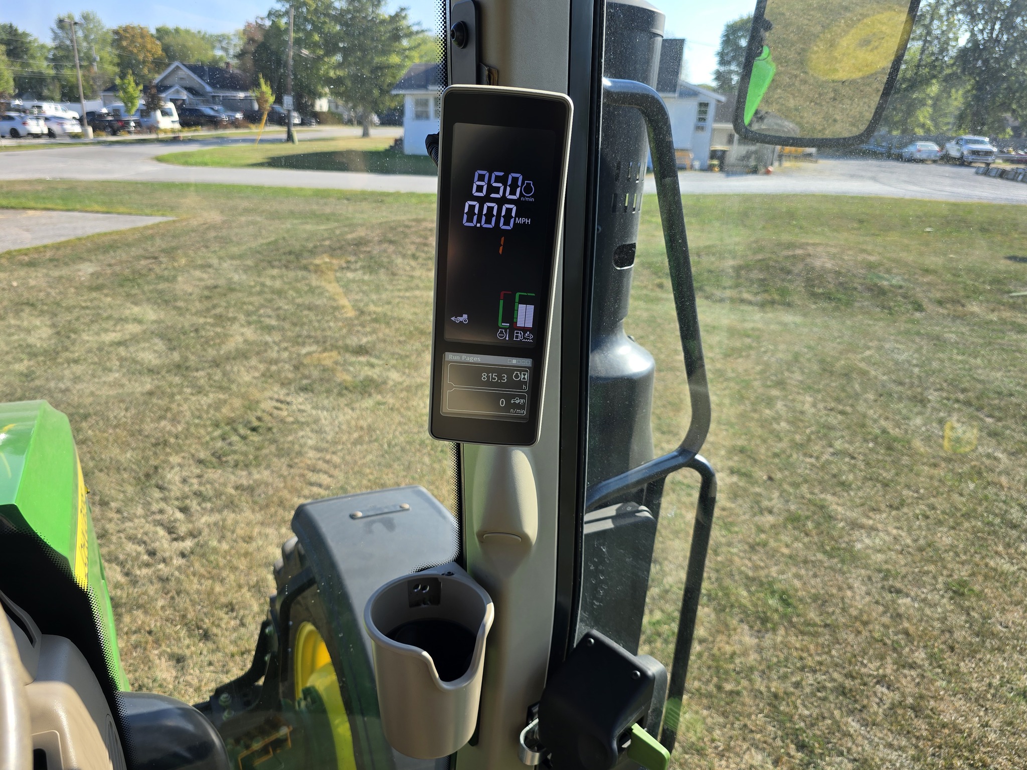 2022 John Deere 6120M Image 28