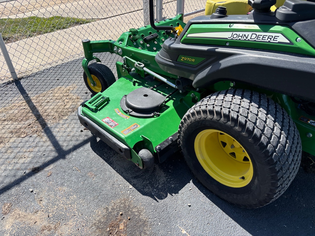  2022 John Deere Z970R at Heritage Tractor in Pontiac, IL