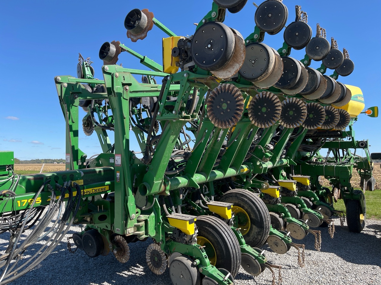 Used 2014 John Deere 1795 Planters: Drawn at Koenig Equipment in Anna, OH - PhotoXL6