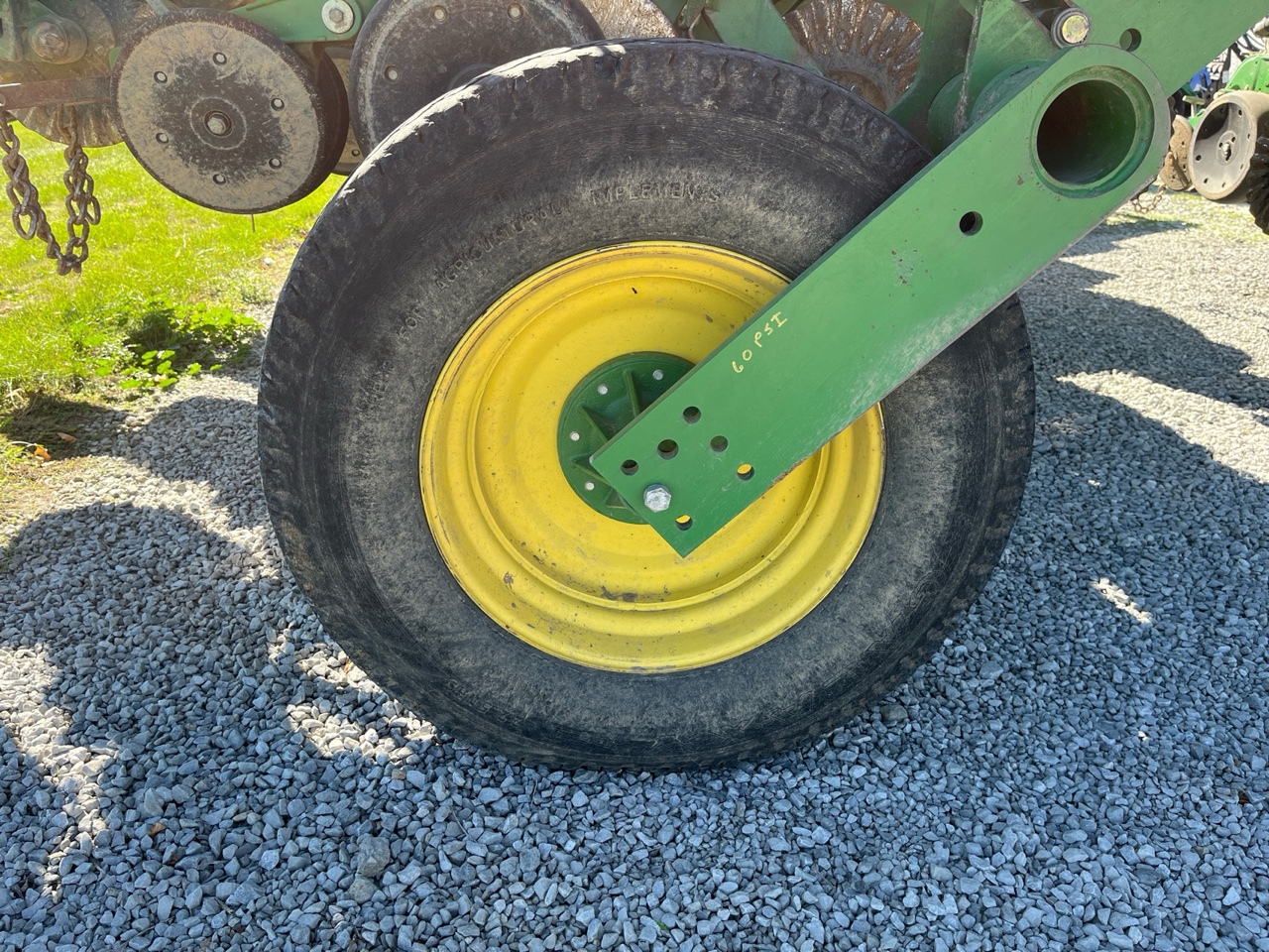 Used 2014 John Deere 1795 Planters: Drawn at Koenig Equipment in Anna, OH - PhotoXL15