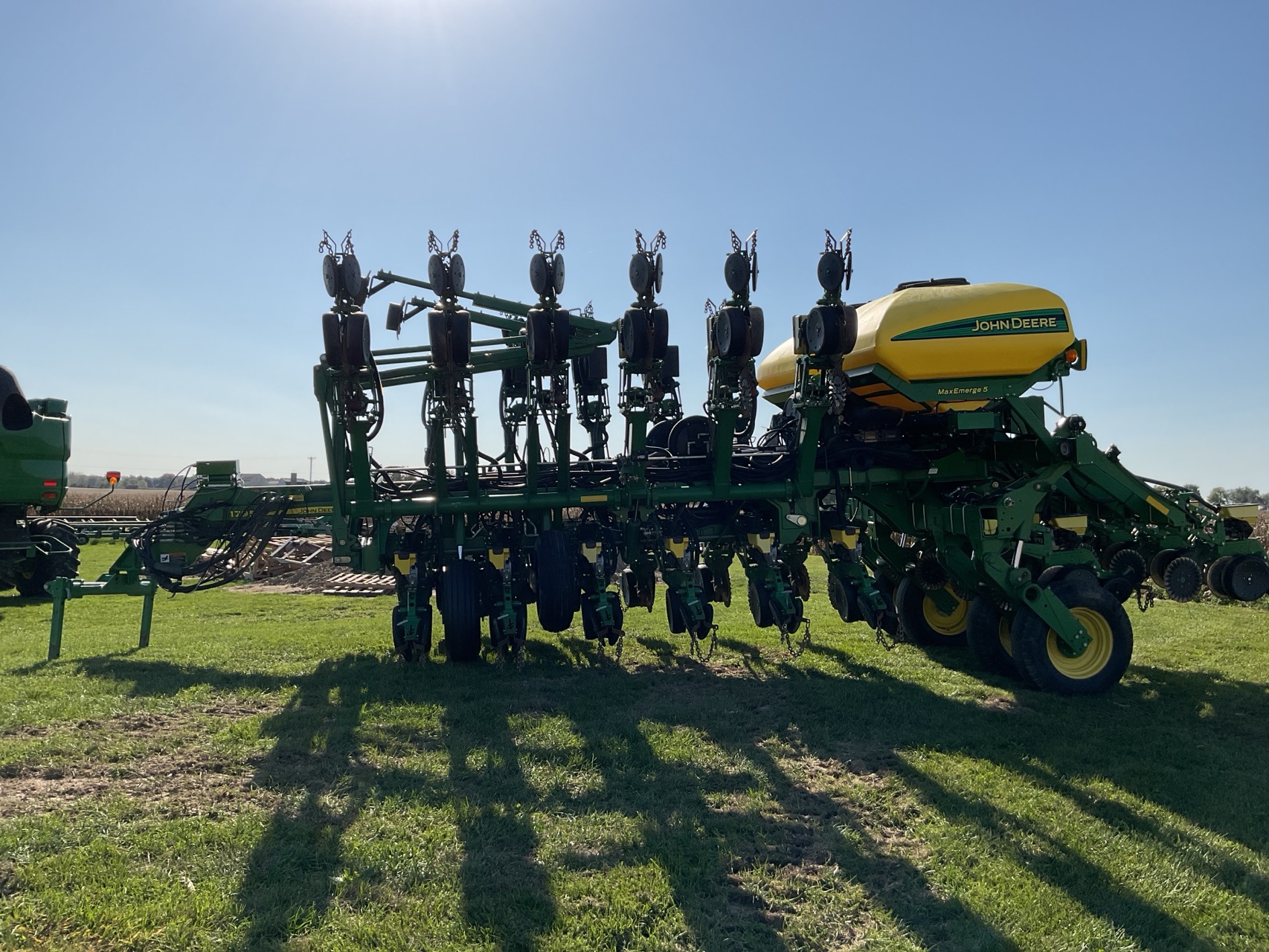 Used 2014 John Deere 1795 Planters: Drawn at Koenig Equipment in Anna, OH - PhotoXL3