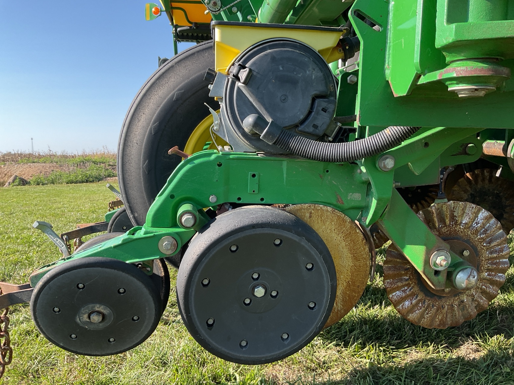 Used 2014 John Deere 1795 Planters: Drawn at Koenig Equipment in Anna, OH - PhotoXL8
